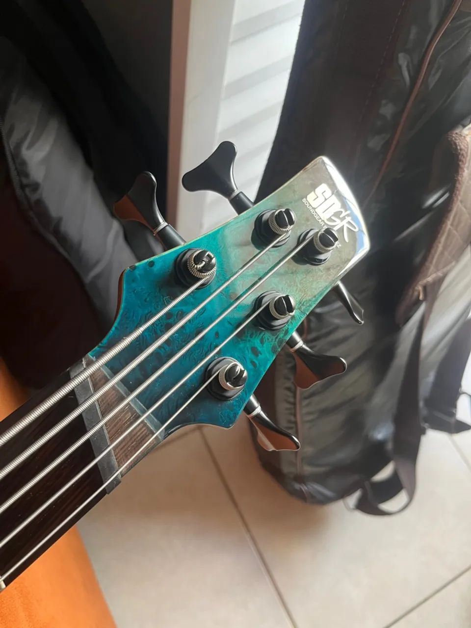 Baixo IBANEZ SRMS 805 impecável.  - Foto 3