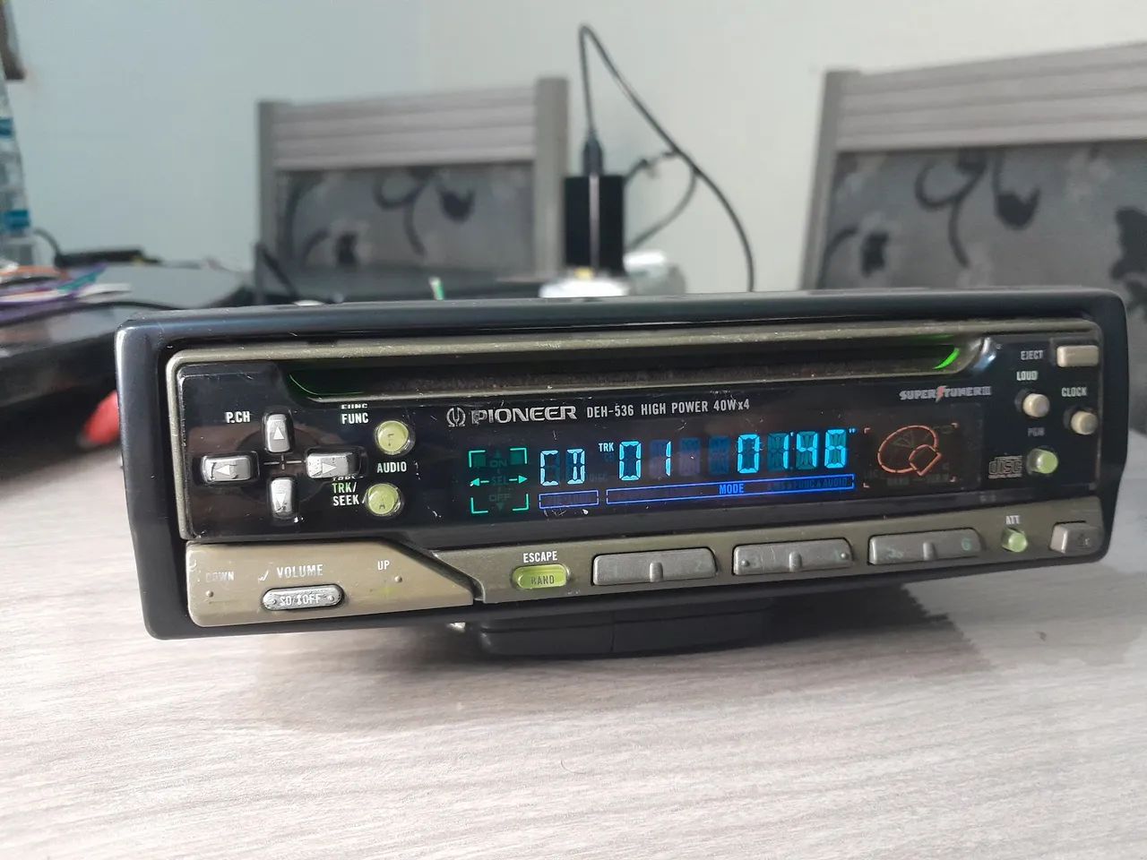 CD player Pioneer DEH-535 todo original com saída pra sub