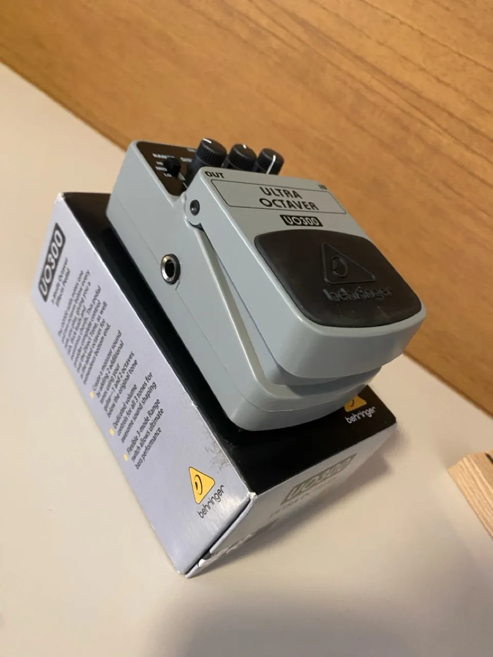 Pedal Behringer Ultra Octaver UO300
