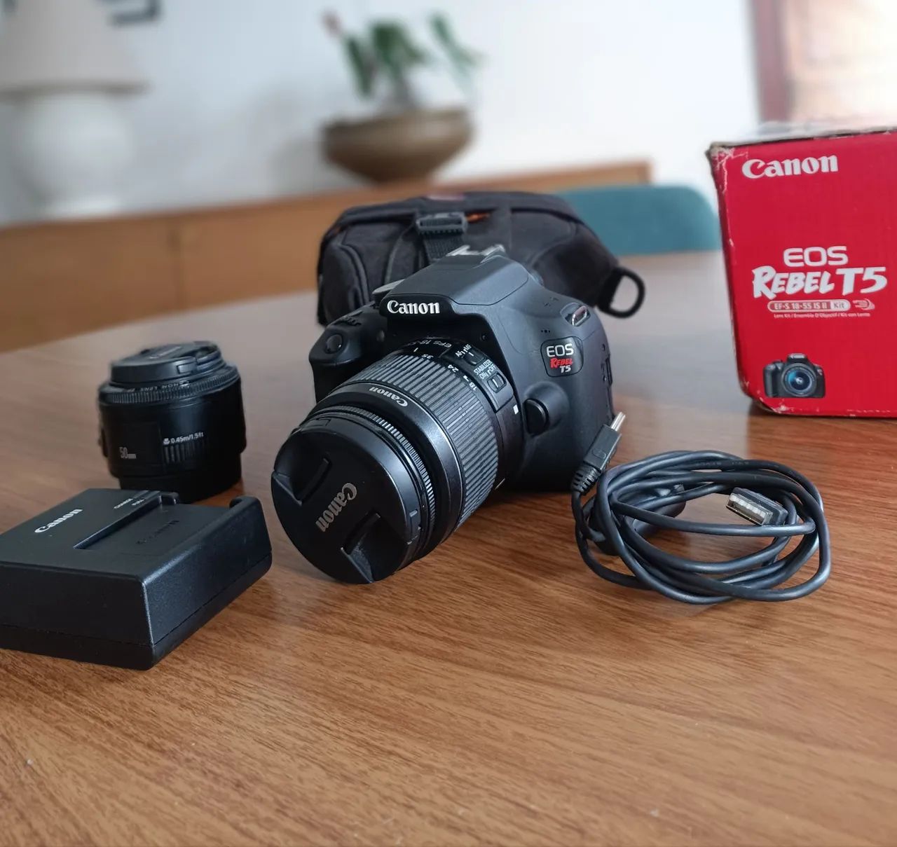Imperdível! Câmera Canon EOS Rebel T5 com pouco uso