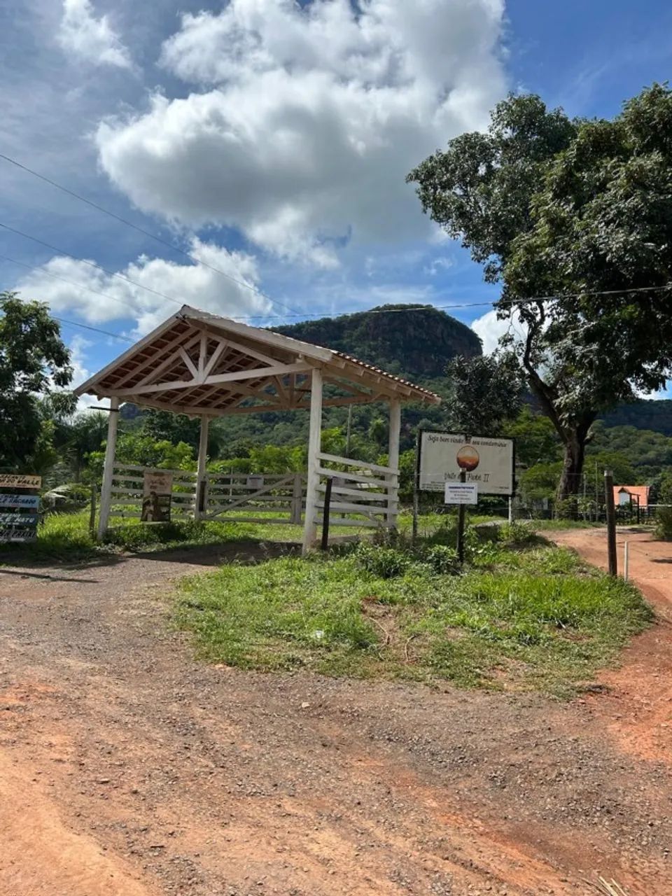 TERRENO  NO CONDOMÍNIO VALE DO PAXIXI  2  -  CAMISÃO 16x27 - 432m²