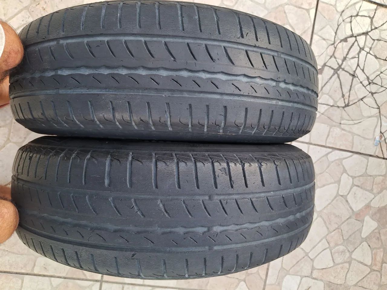 02 Pneus 175/70 R14 Pirelli 