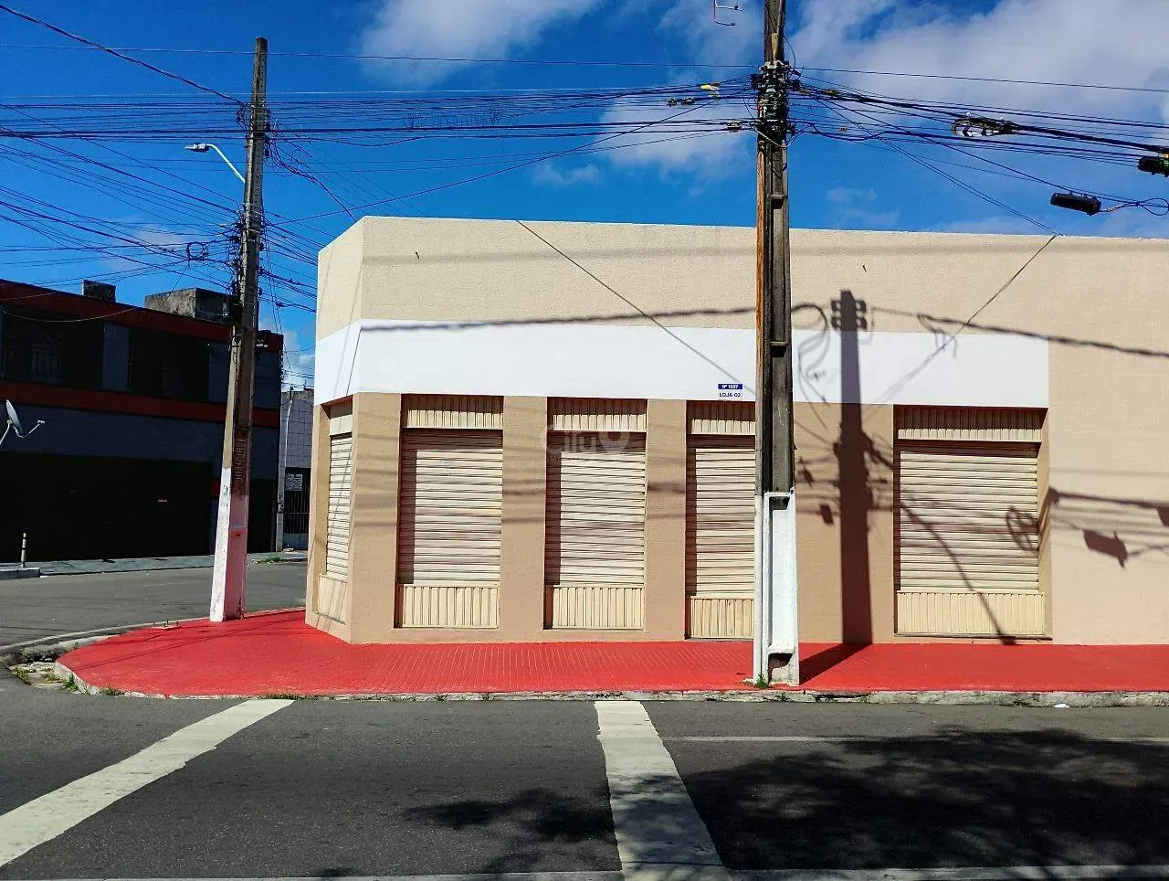 Aluguel de Ponto Comercial de esquina , Excelente Localização na Avenida João Ribeiro, Bai