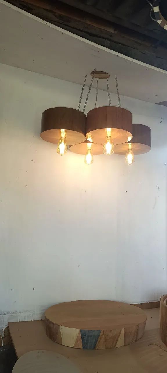 Luminária em madeira cedro e imbuia tamanho 055 cm largura 075 cm comprimento  - Foto 4