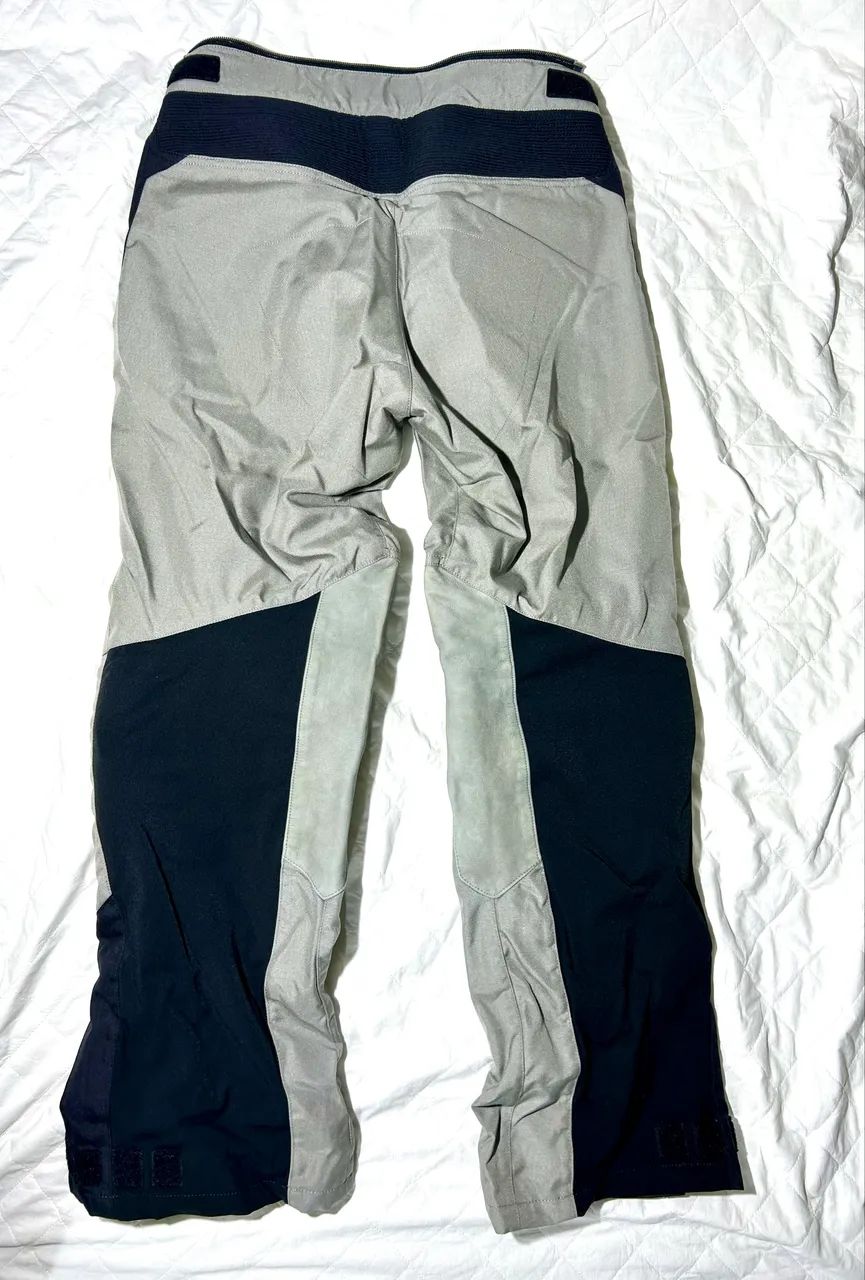 Conjunto BMW Motorrad GS Dry - Jaqueta 54 Calça 52 usados - Peças