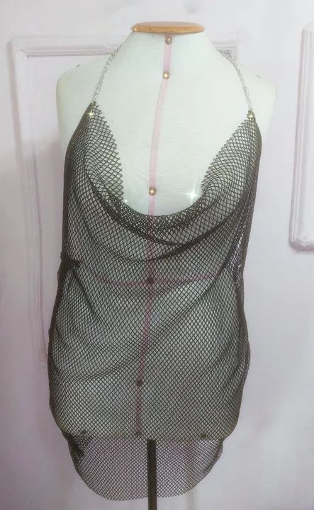 Vestido brilhoso tela 
