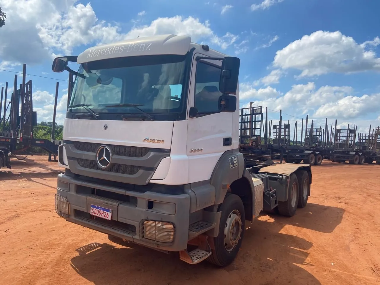 Caminhão Mercedes-Benz Axor 3344 6x4 ano 2022