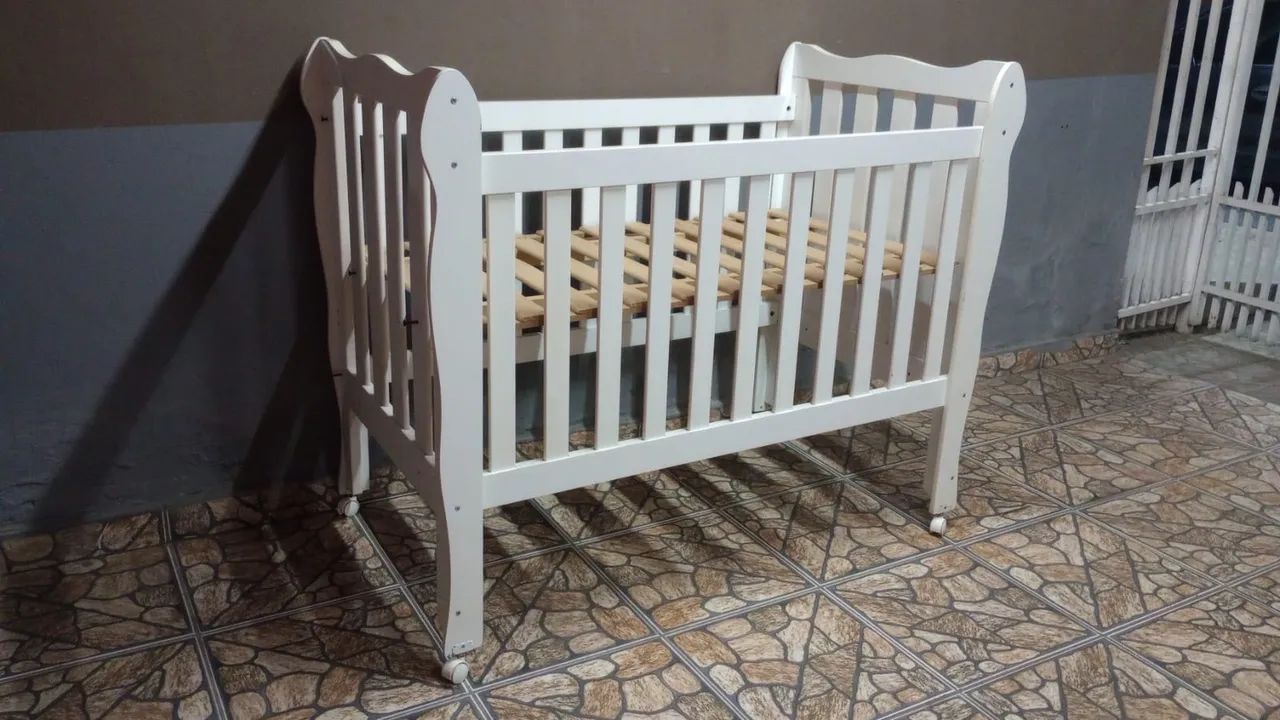 Berço seminovo 64573909683331123