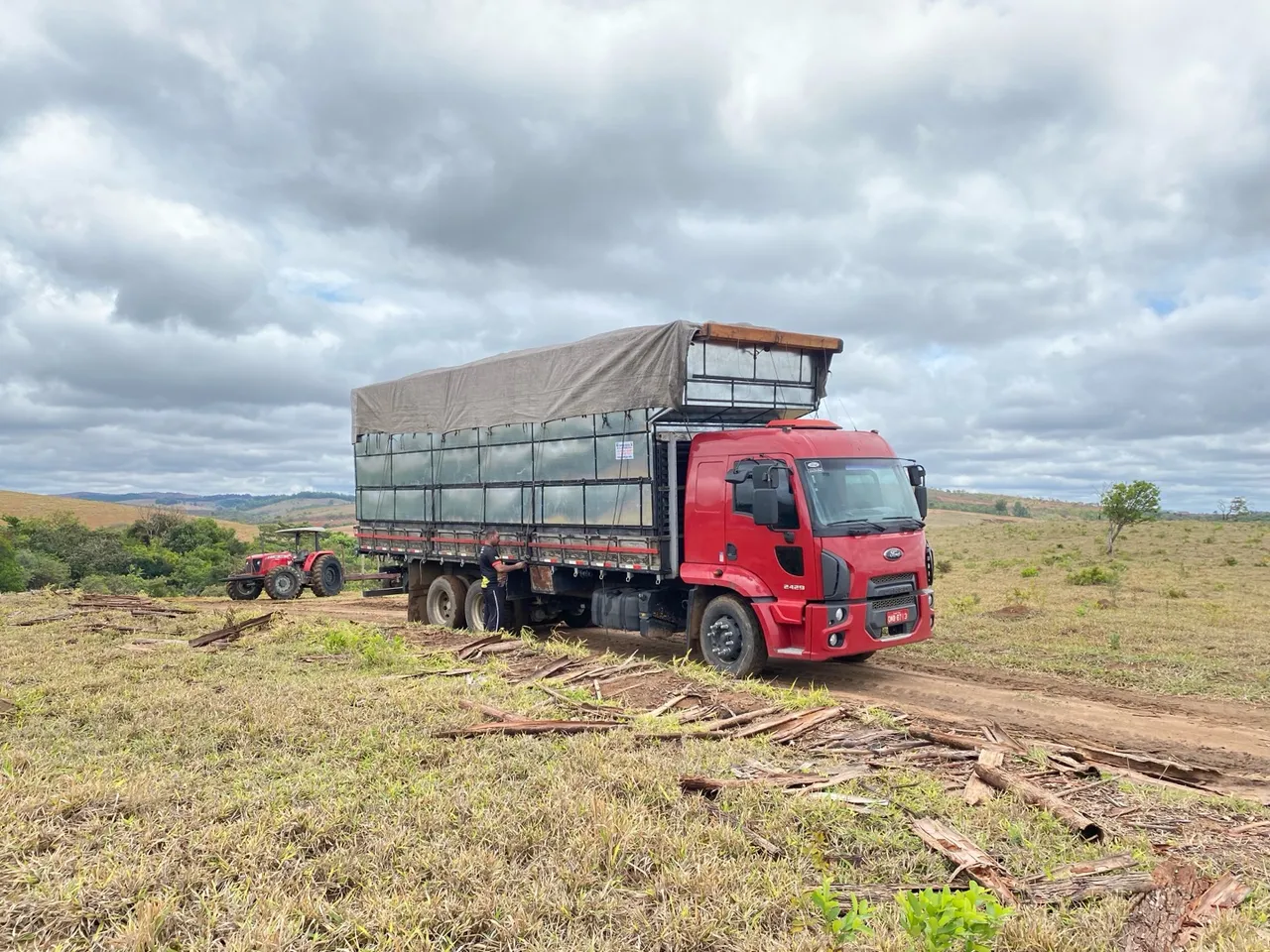 Carroceria e Gaiola de carvão 8,50m