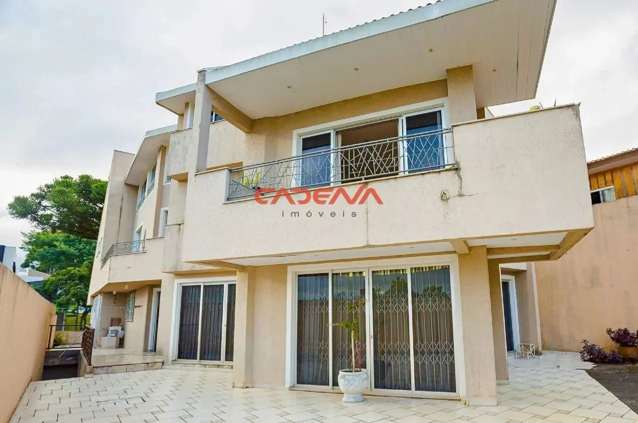 Casa com 4 suítes e 3 vagas à venda no Bigorrilho