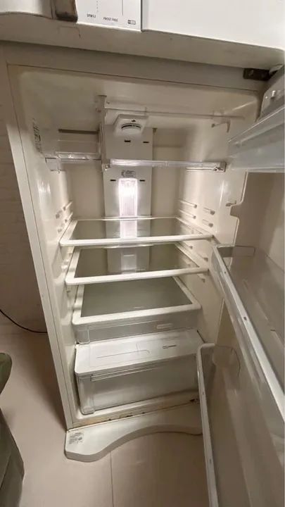 Geladeira Duplex em Ótimo Estado/ Precisa trocar Compressor - Foto 2