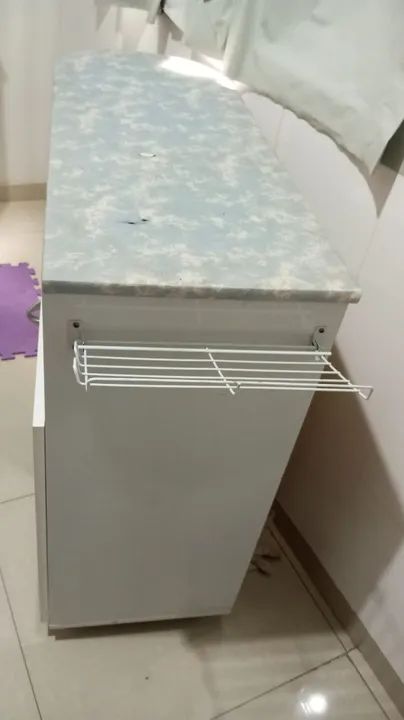 Mesa de passar roupa com armário 140 reais - Foto 3