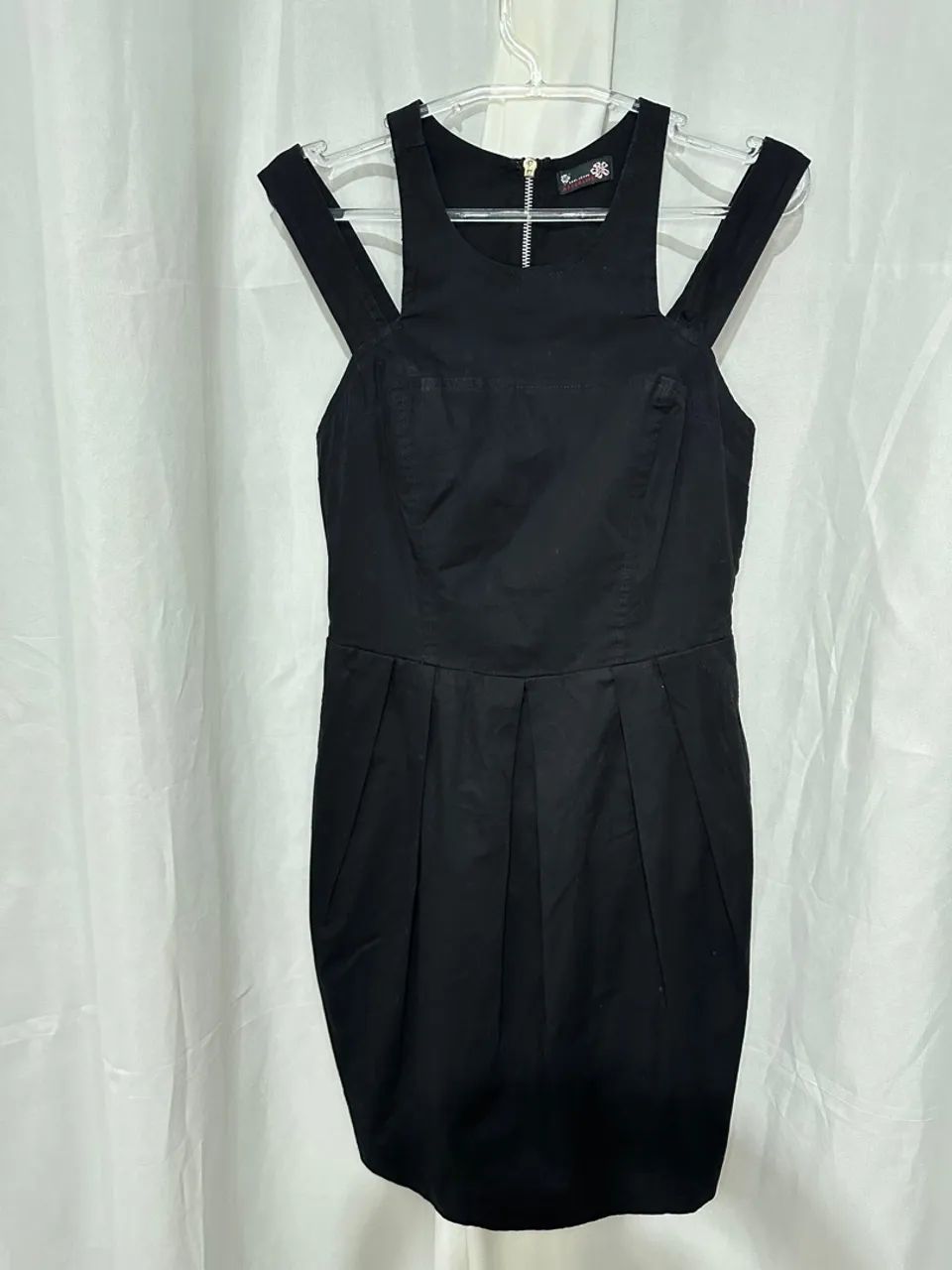 Vestido Preto Moderno com Zíper - Foto 4