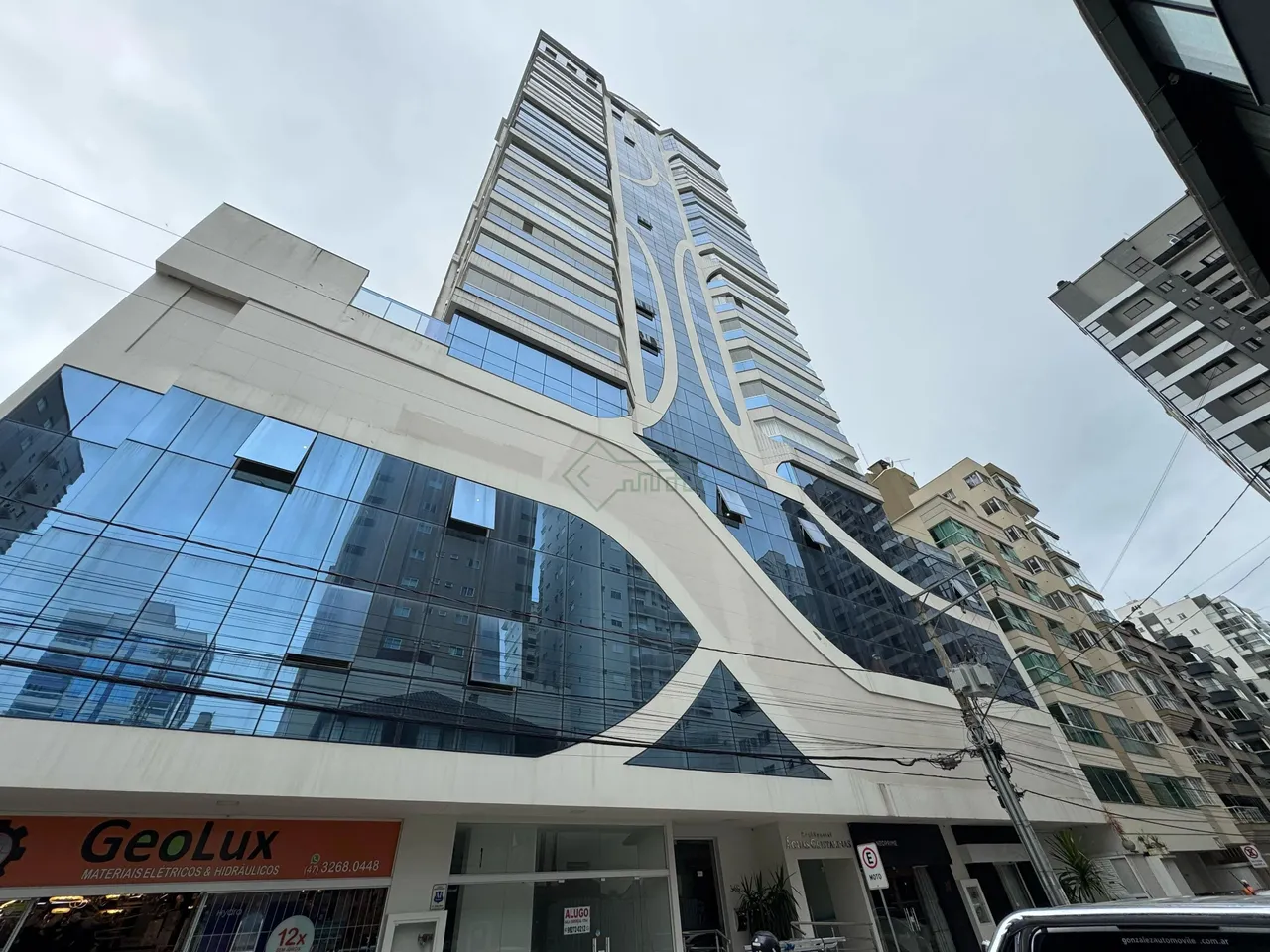 LINDO APARTAMENTO MOBILIADO EM ITAPEMA | 190 M² | 4 SUÍTES | 3 VAGAS DE GARAGEM