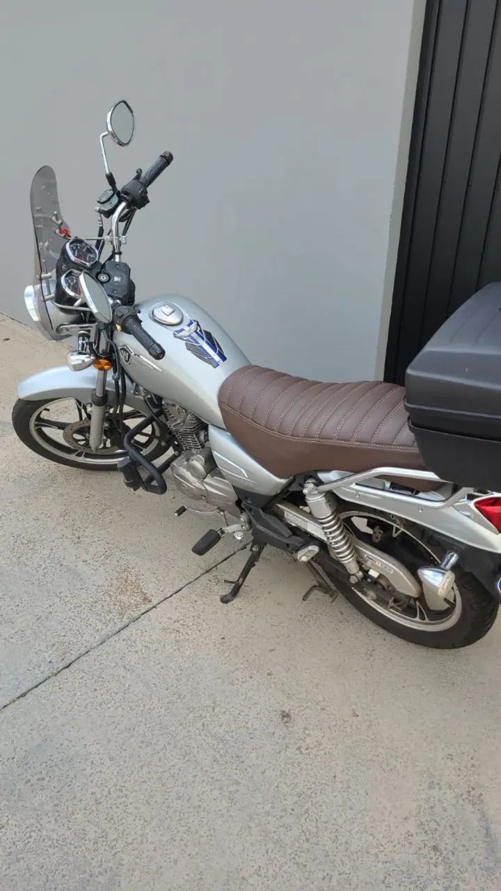 Chopper 150 Haojue em perfeita condição 