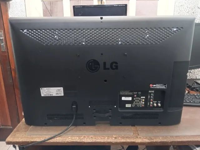 Torro tv 32 polegadas LG modelo  32LK451C não e smart com conversor digital sem base sem c - Foto 5