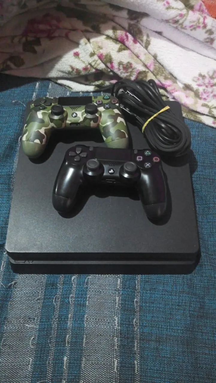 Playstation 4 + 2 Controles