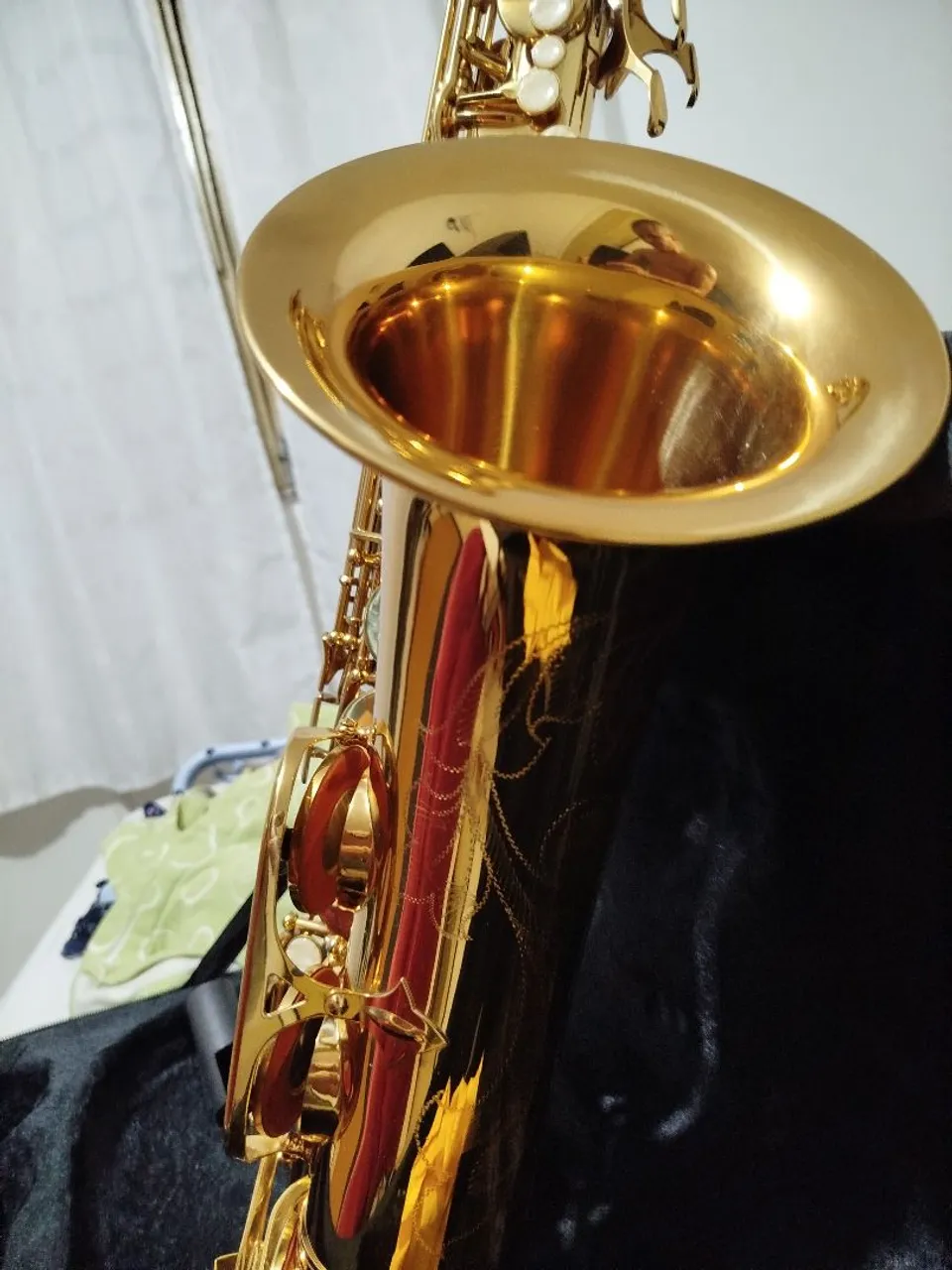 Saxofone Tenor Dourado - Instrumento Musical