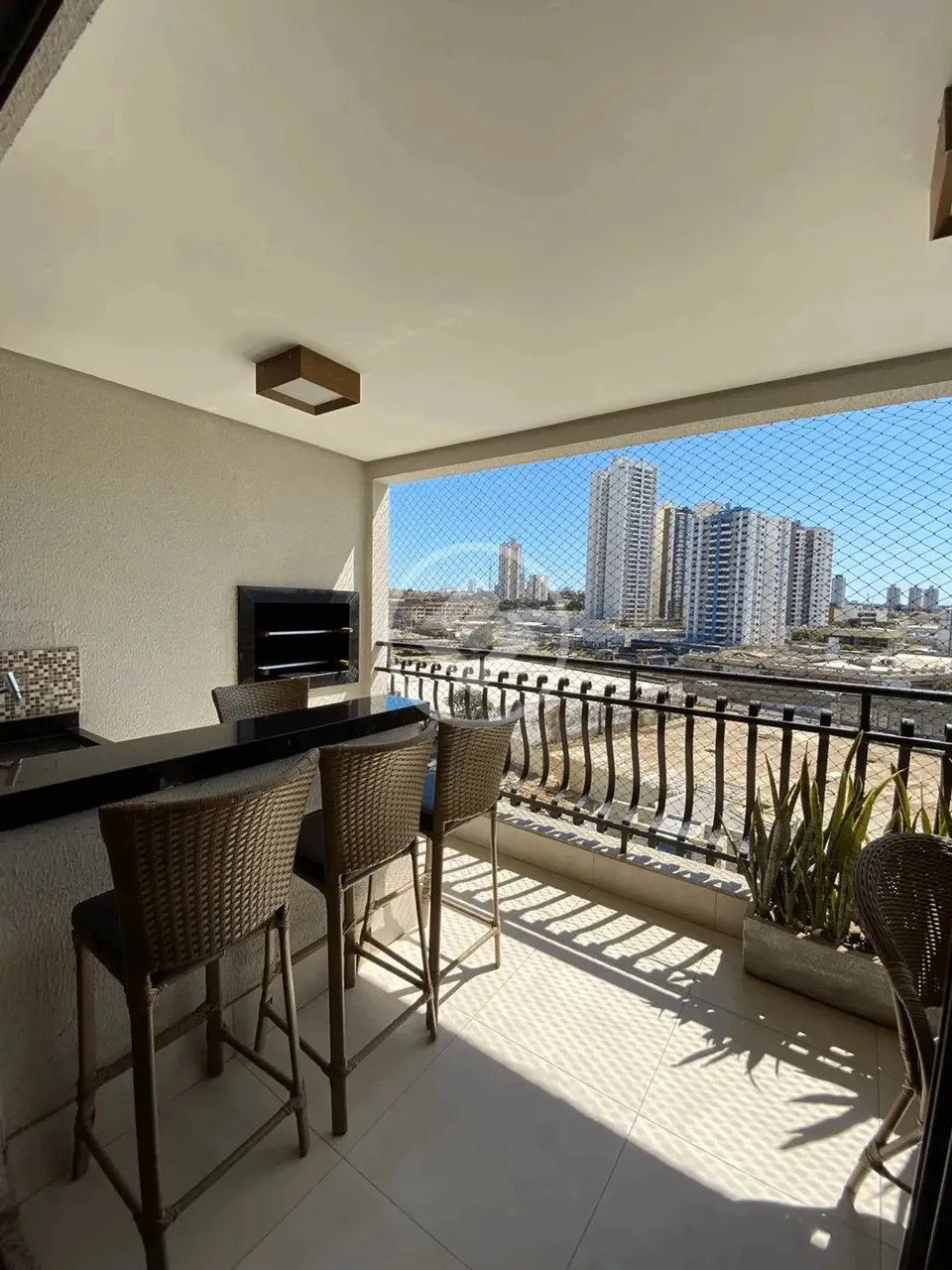 Apartamento à venda, Portal d` Ámerica, Jardim Ámerica, próximo à UFMT. Próximo ao shoppin