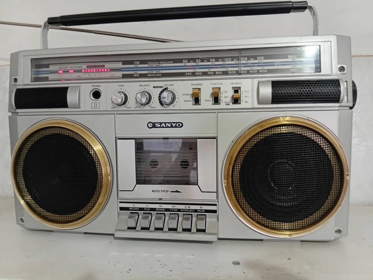 Radio gravador Sanyo Boombox