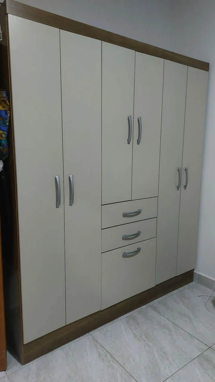 Guarda-Roupas 6 Portas de Casal novíssimo
