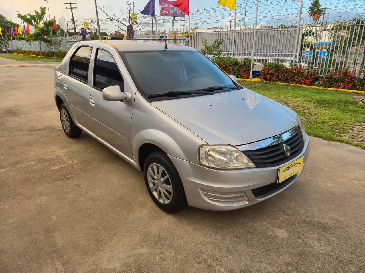 Logan ano 2012 completo de tudo bem novinho valor $: 25.500 - Foto 3