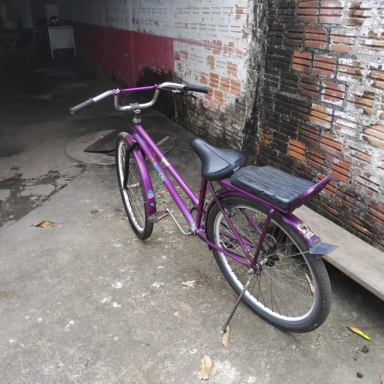 Bicicleta Roxa Vintage - Ideal para Passeios