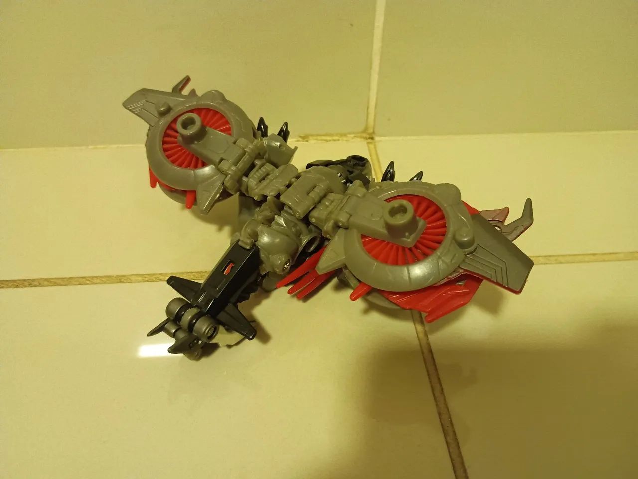 Boneco laserbeak deluxe class transformers dotm  - Foto 4