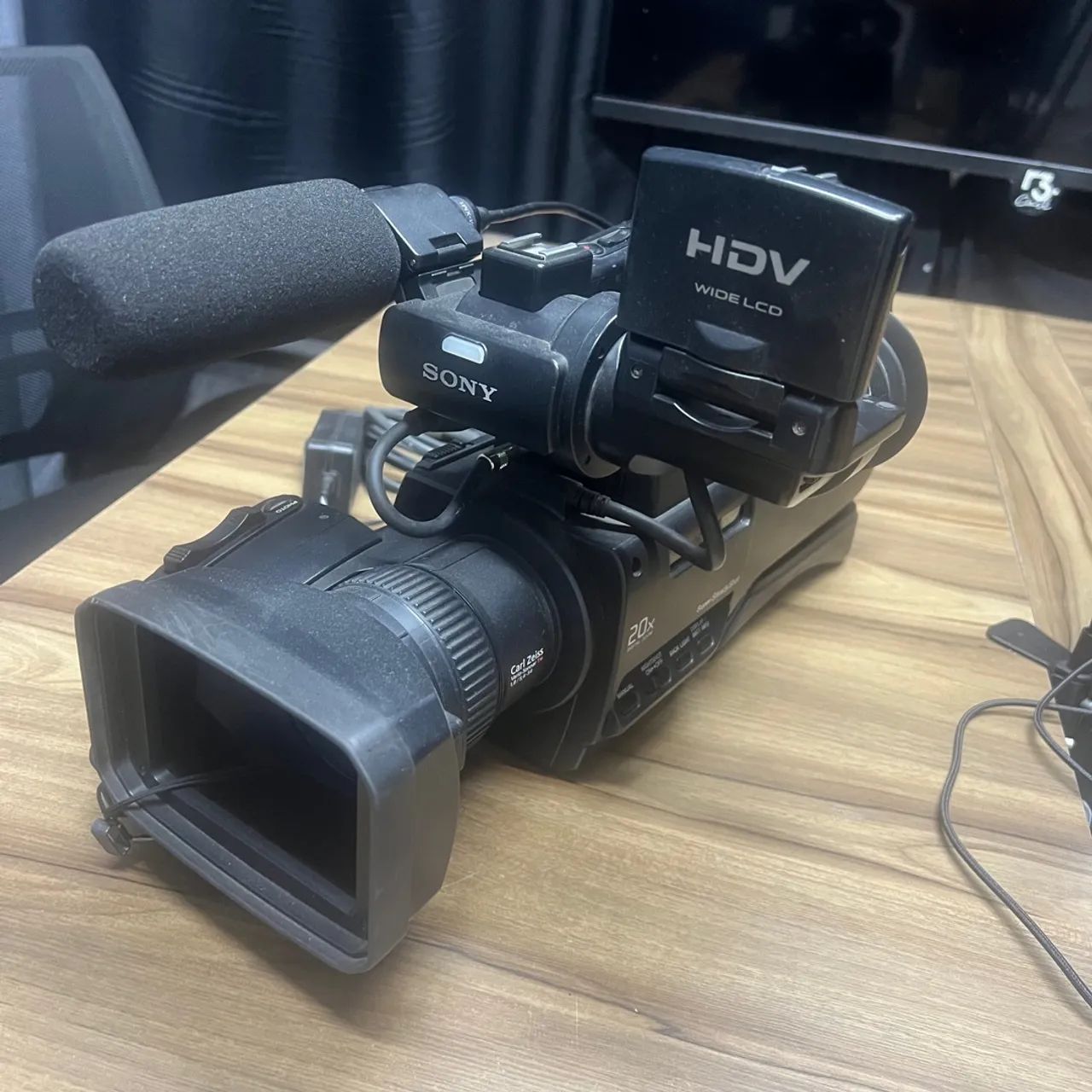 Filmadora Sony Handycam HVR HD1000 - Foto 4