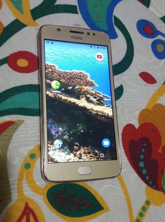 Smartphone Moto E4  - Dourado 16 gigas funcionando perfeitamente bateria boa 