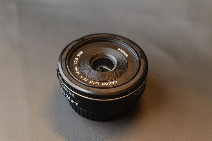 Canon EFS 24mm f2.8 - Foto 3