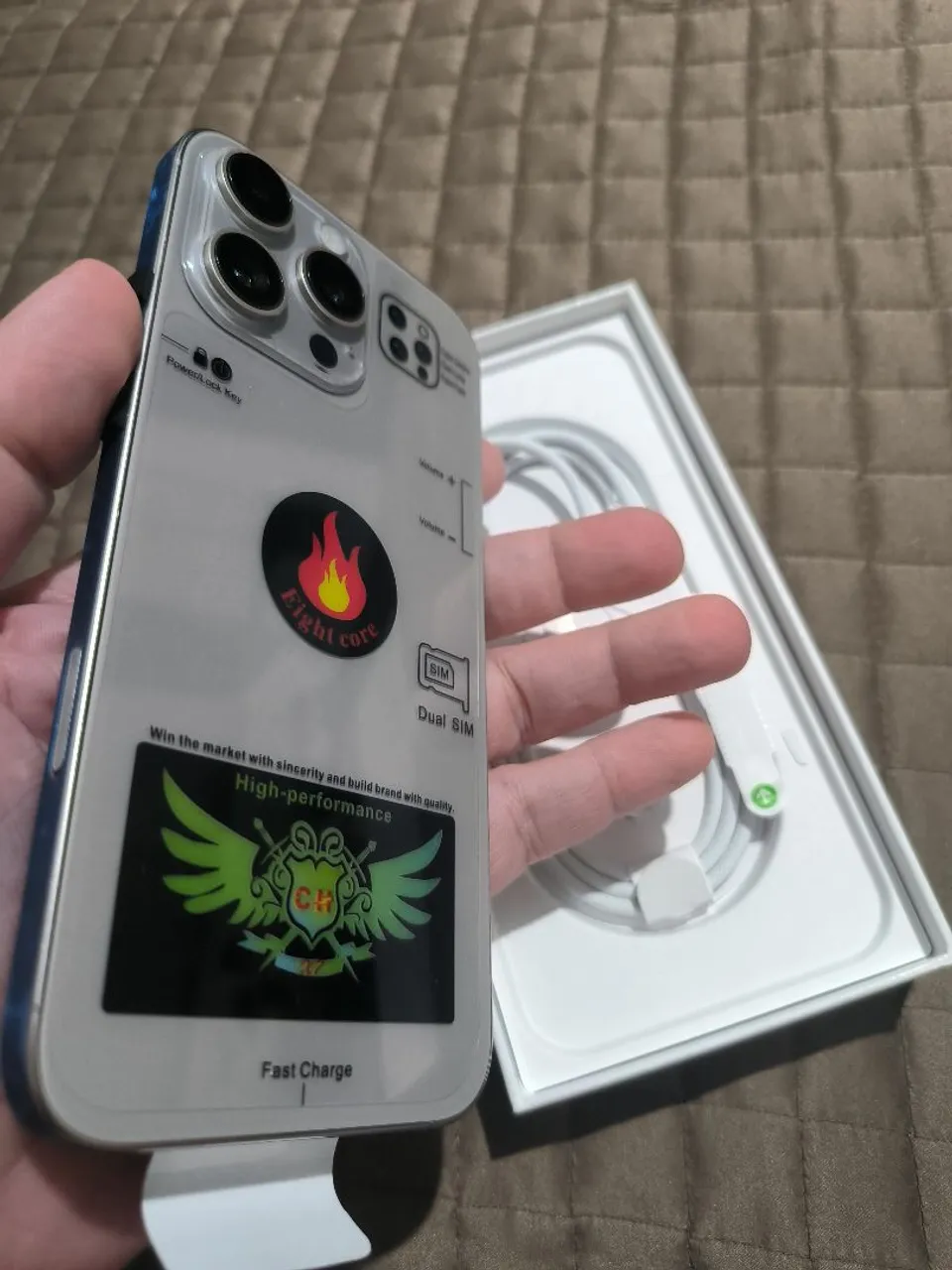 iPhone Android 16 pro Max
