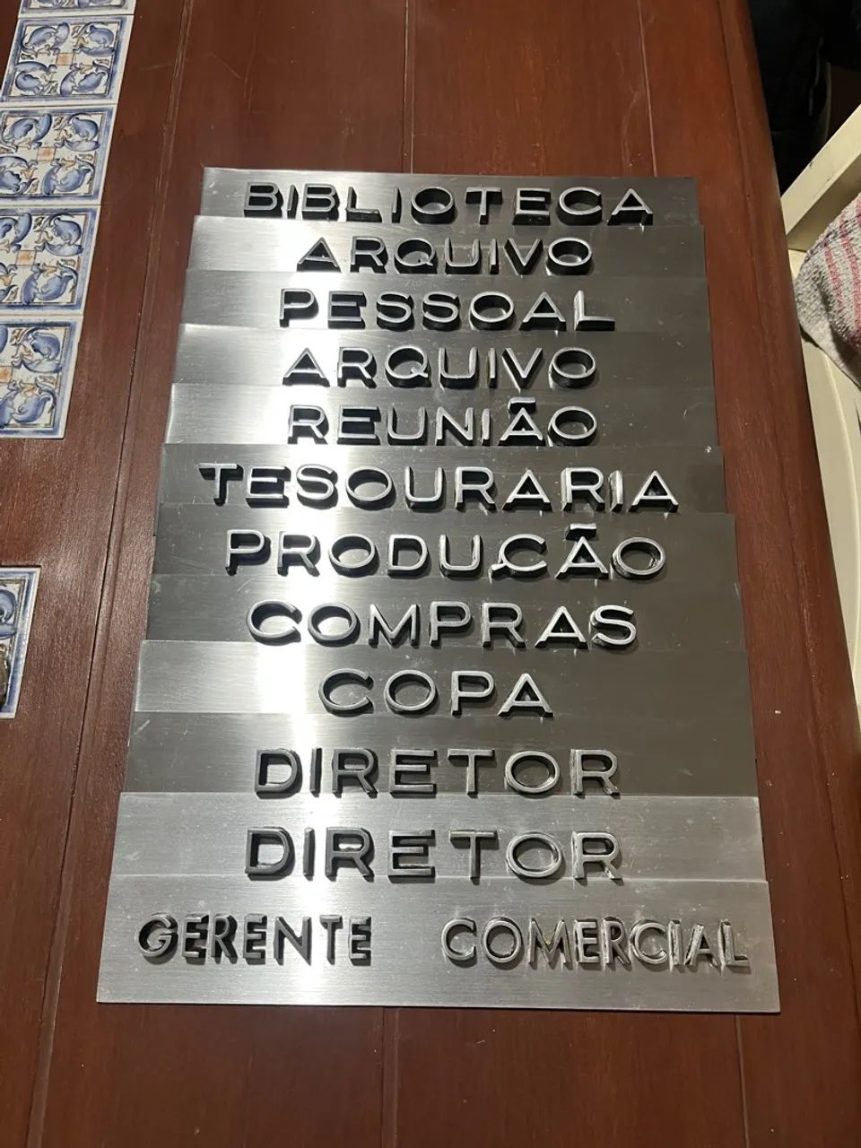 Placas de Identificação Corporativas