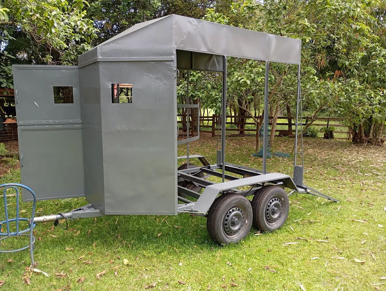 Reboque carretinha 2 cavalos 