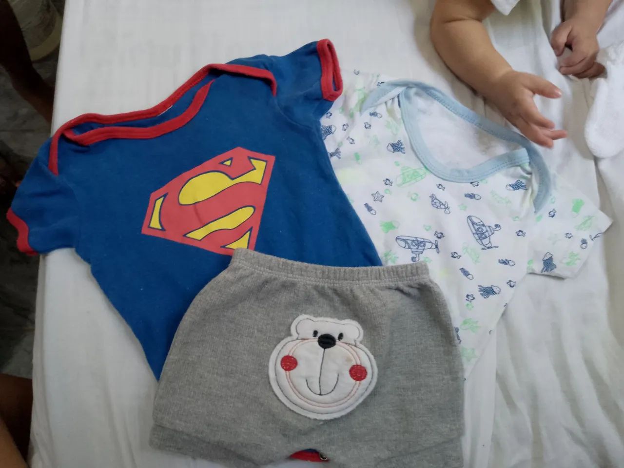 Kit Roupa Bebê - Superman, Aviões e Urso