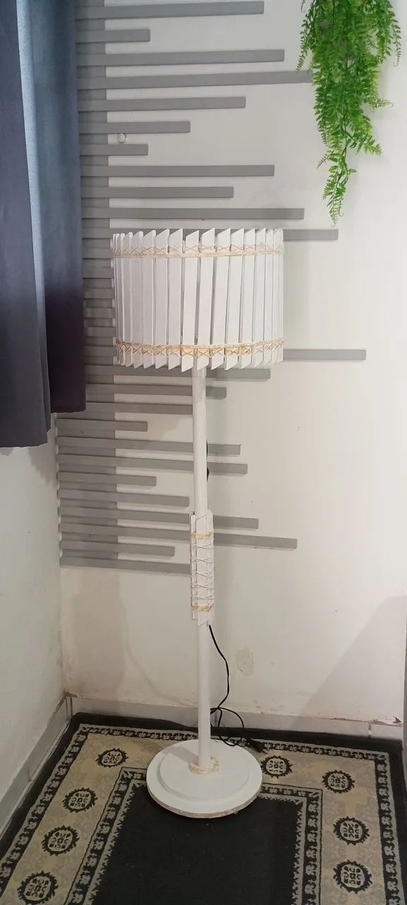 Luminária de chão artesanal com design moderno - Foto 4