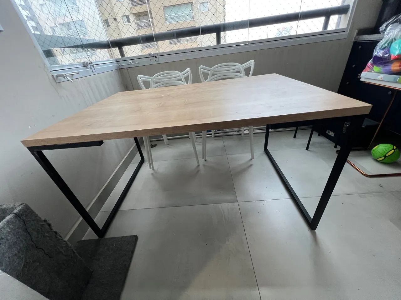 Mesa de Jantar com Tampo de Madeira e Base de Ferro - Foto 5