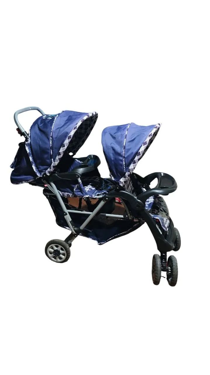 Carrinho para duas crianças 