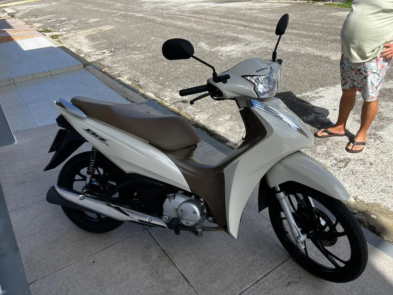 Honda Biz 125  - Foto 2