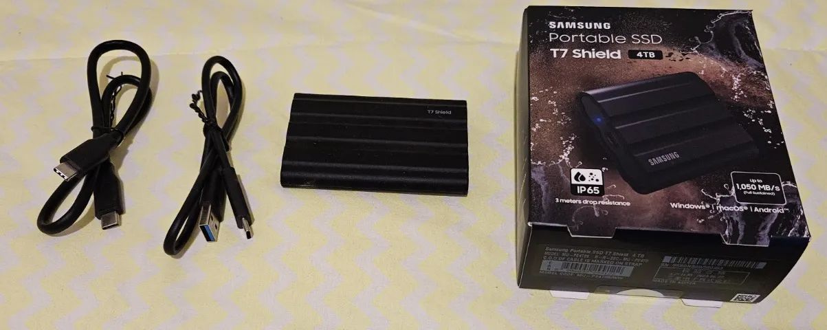 Portable SSD T7 Shield 4TB External USB-C 1050MB/s64175472674306121