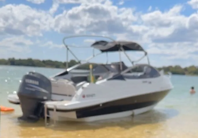 LANCHA FOCKER 240 Motor Yamaha 150 HP 4t Capacidade 10+1