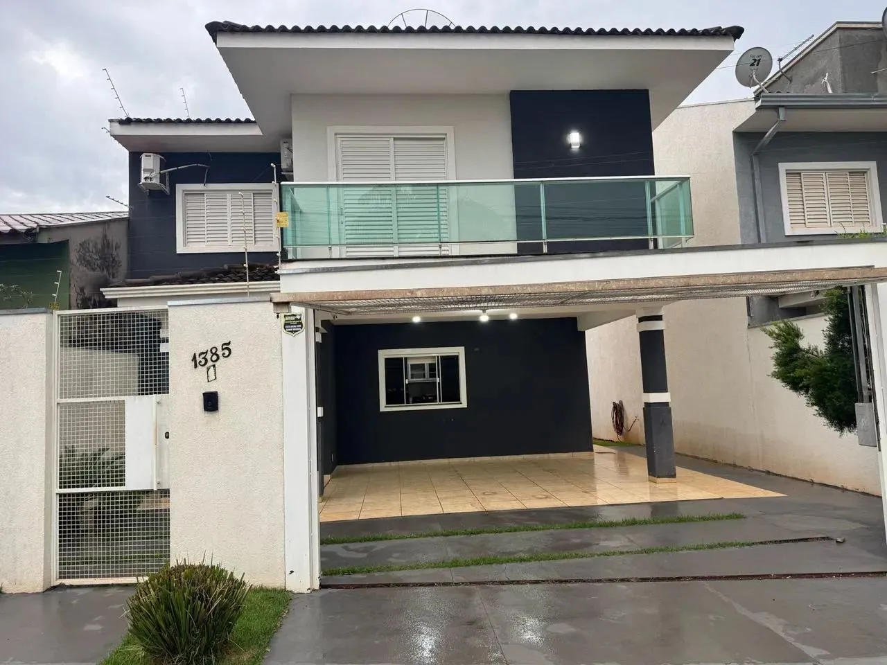 Casa para venda tem 104 metros quadrados com 3 quartos