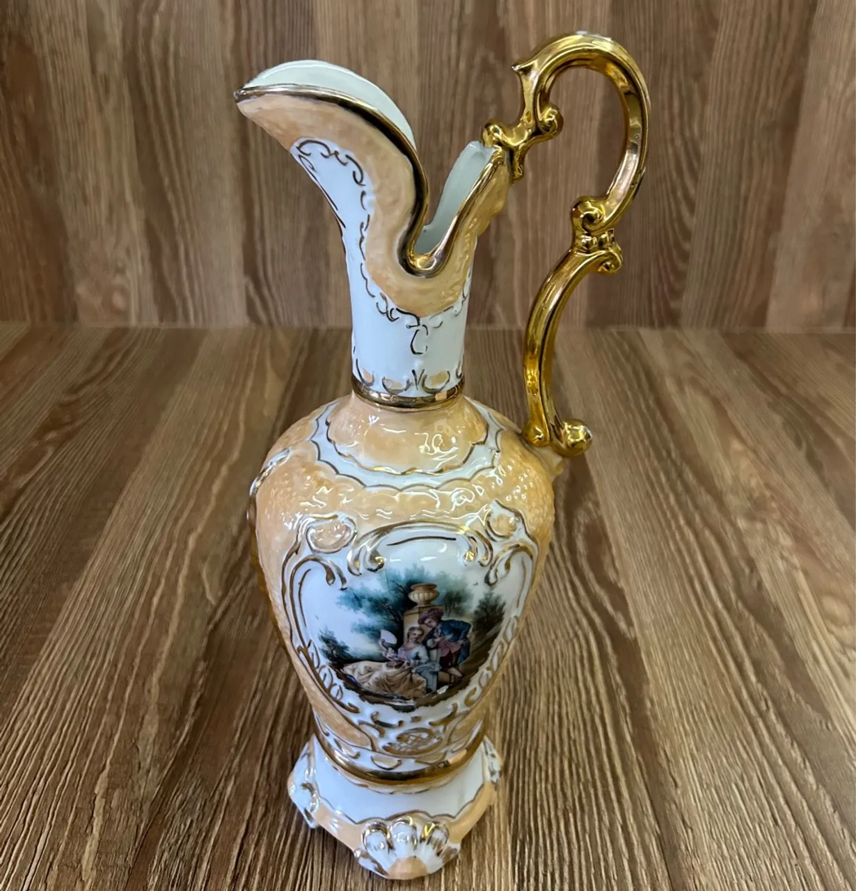 Ânfora de Porcelana Antiga