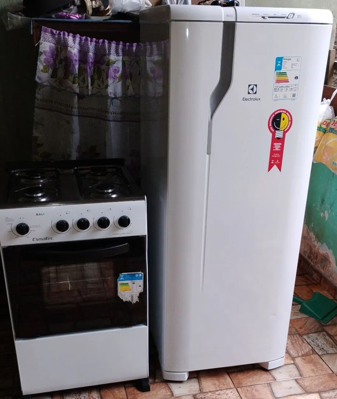 Vendo Geladeira, fogão, ar condicionado 