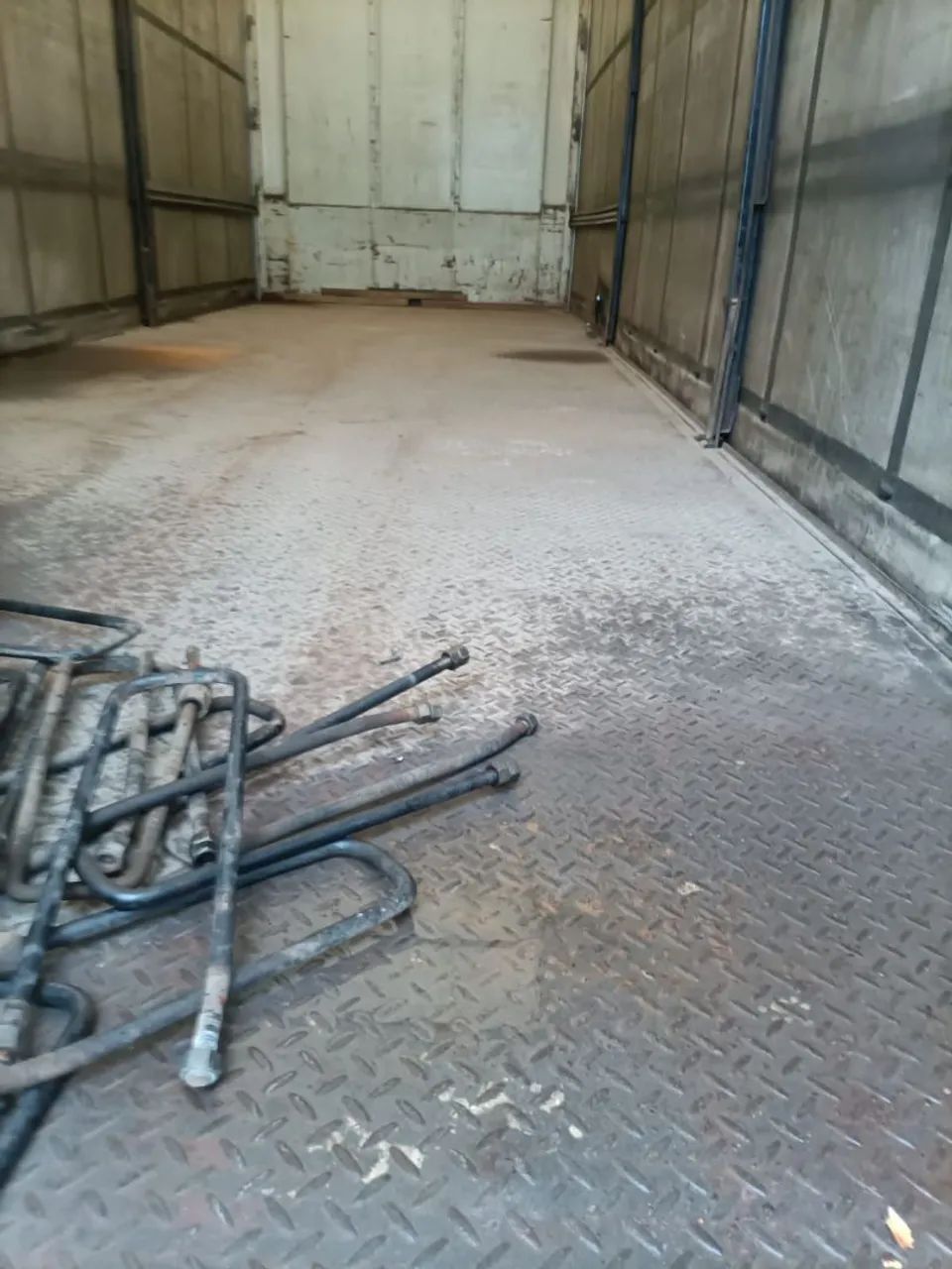 Baú Saider Chapeado - 8,50m x 3m - Excelente Estado - R$ 30.000 - Foto 5