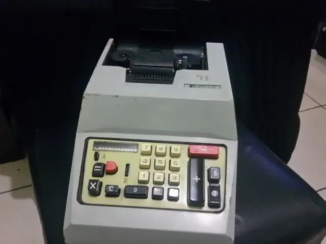 Calculadora wintage Olivetti Multisumma 20 