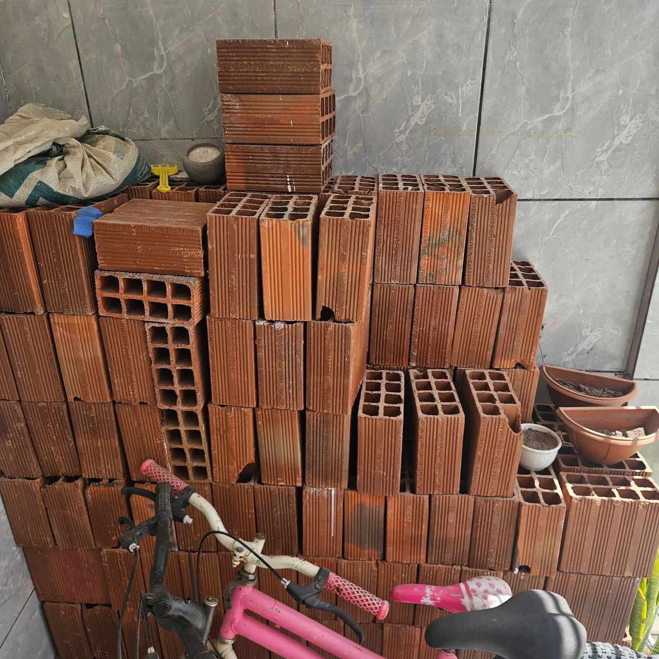 Tijolos 8 furos64717835518721120