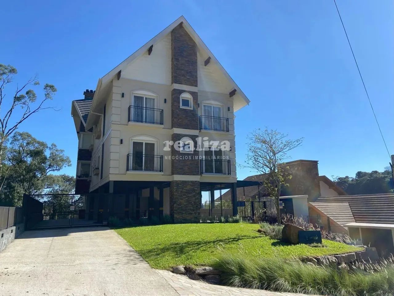 APARTAMENTO COM 3 SUITES EM GRAMADO - Foto 2