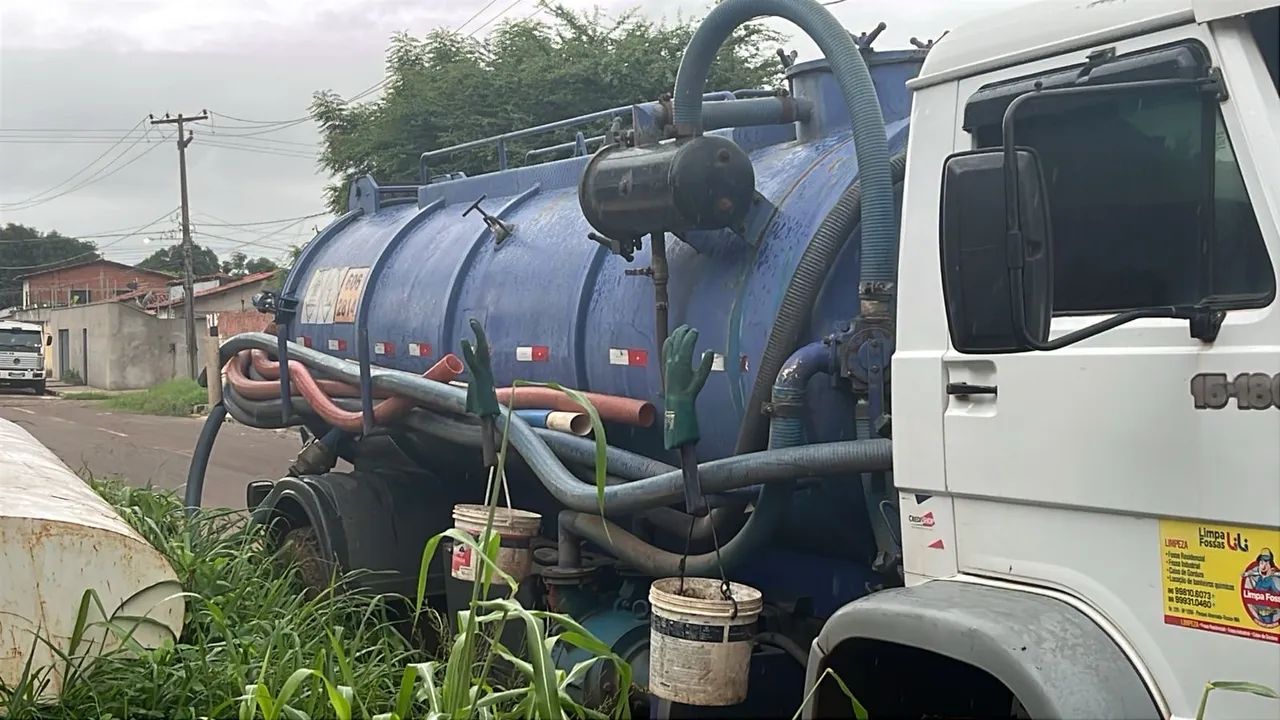 Caminhão limpa fossa - Foto 2