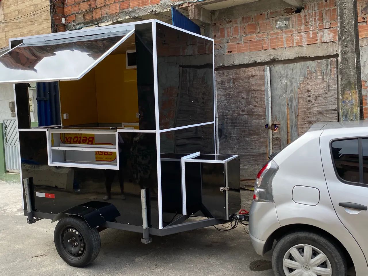 Fábrica de trailer reforma também
